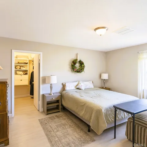 MASTER BEDROOM DECLUTTERED WITH AI