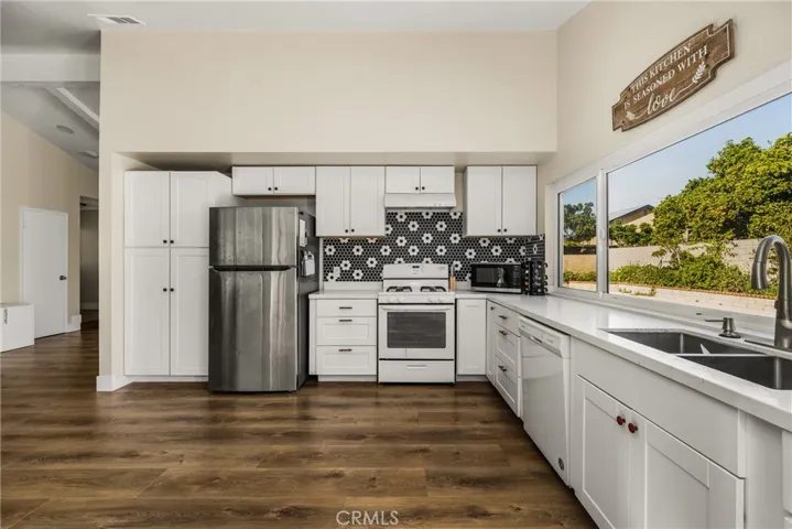 605 W Curie, Santa Ana, California 92707