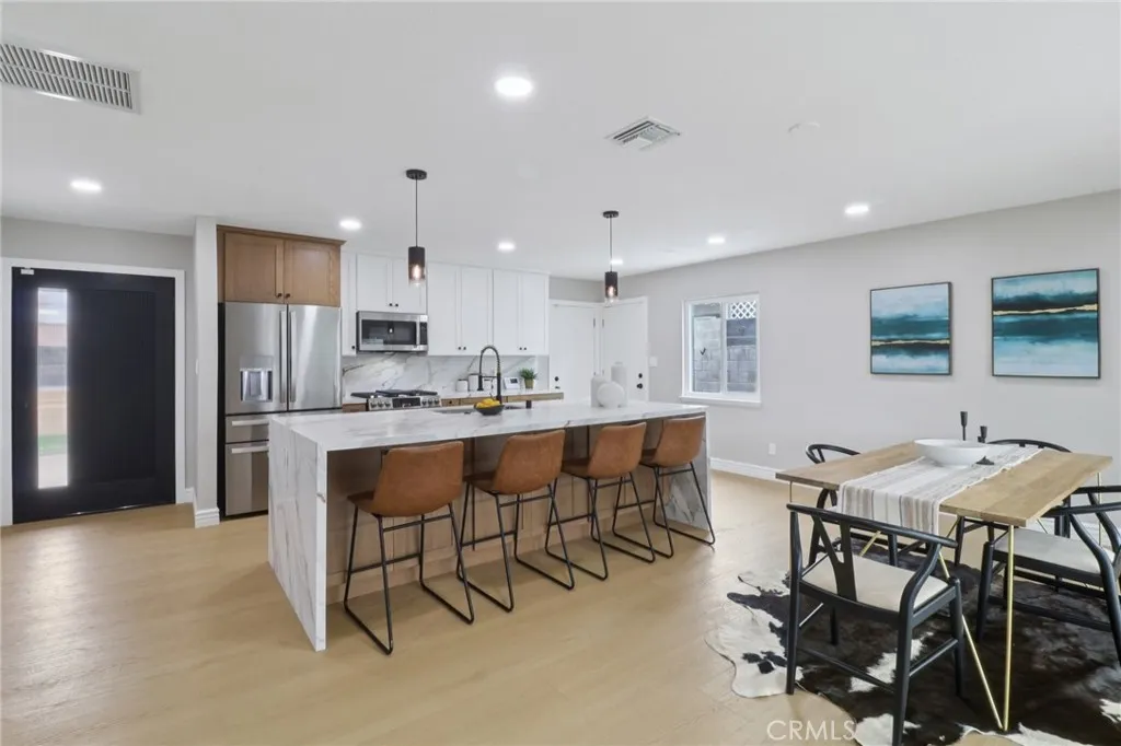 4203 Tolowa Street, San Diego, California 92117 home-pic-3