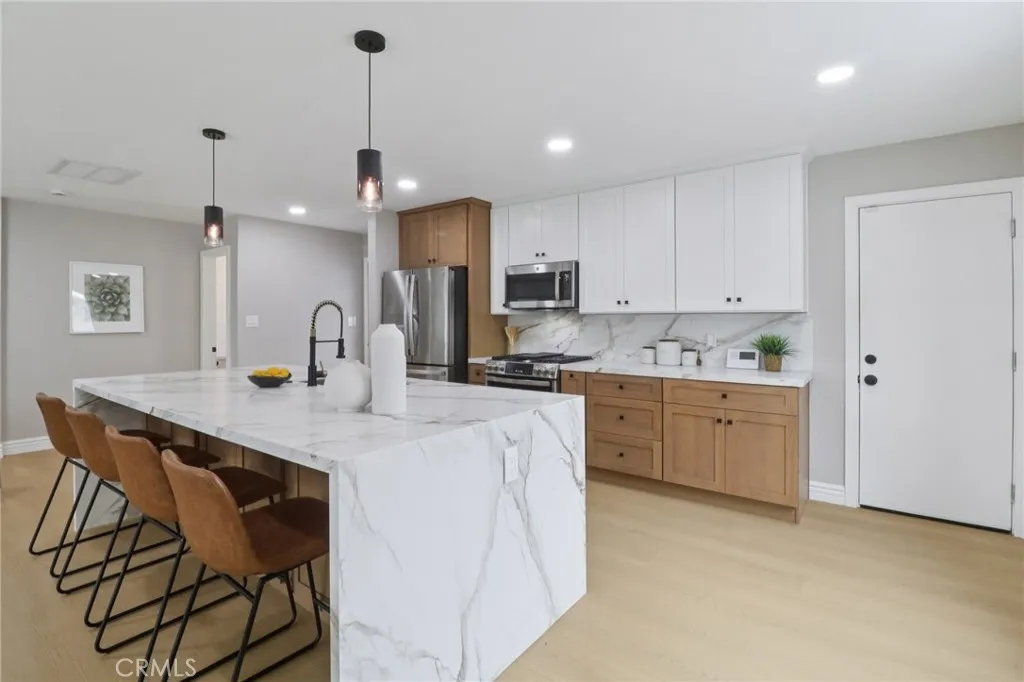 4203 Tolowa Street, San Diego, California 92117 home-pic-4