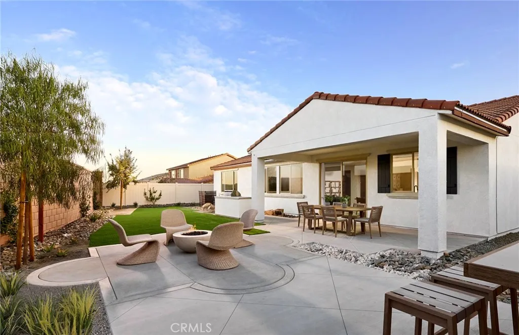 25113 Greythorne Drive, Menifee, California 92586 home-pic-13