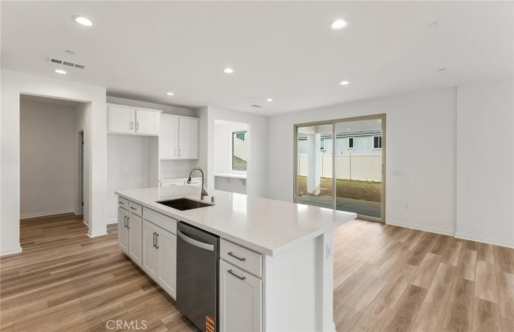 25178 River Peak Drive, Menifee, California 92586 home-pic-7
