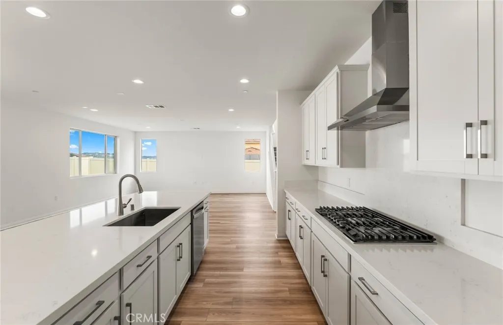 25178 River Peak Drive, Menifee, California 92586 home-pic-12