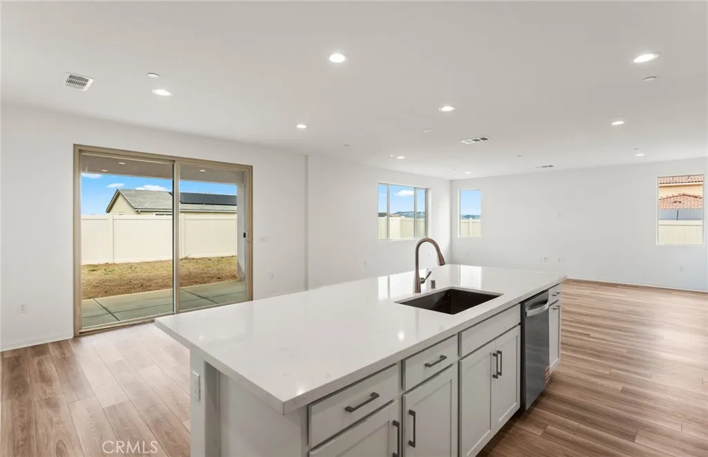 25178 River Peak Drive, Menifee, California 92586 home-pic-11