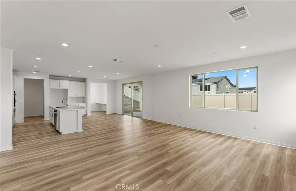 25178 River Peak Drive, Menifee, California 92586 home-pic-3