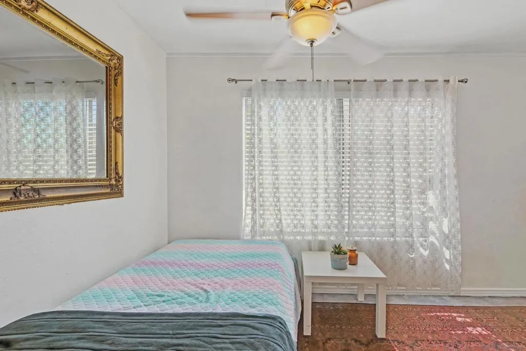 5725 Linda Vista Road 4, San Diego, California 92110 home-pic-23