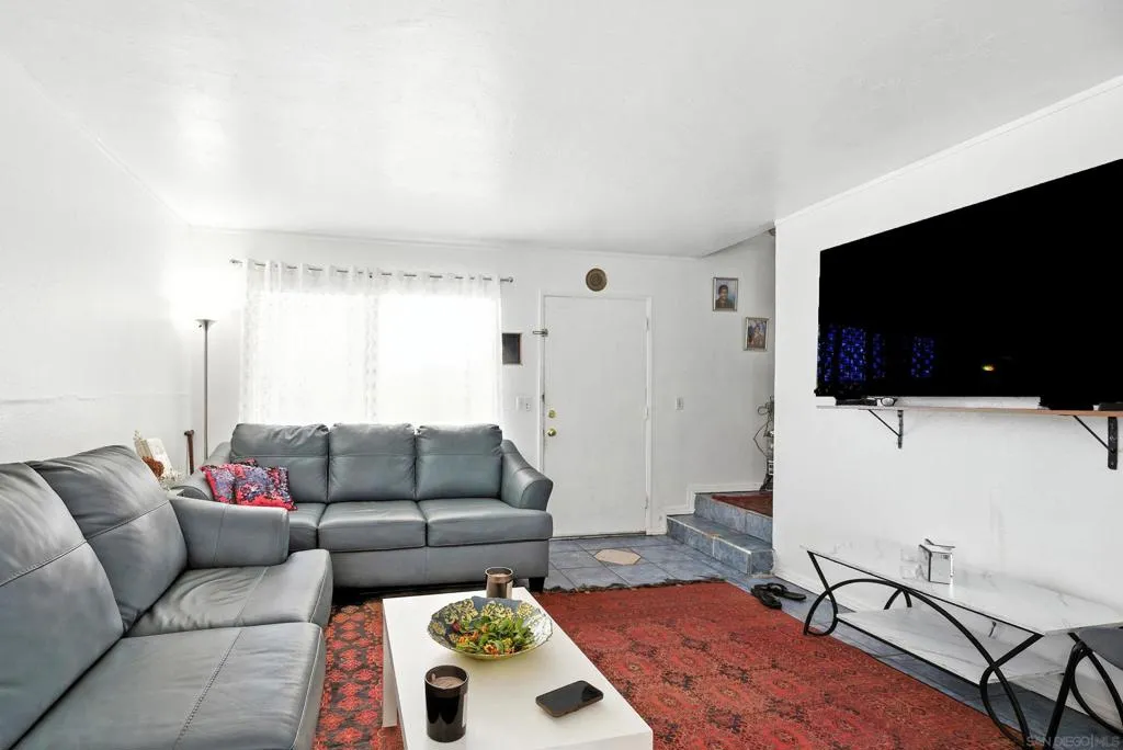 5725 Linda Vista Road 4, San Diego, California 92110 home-pic-16