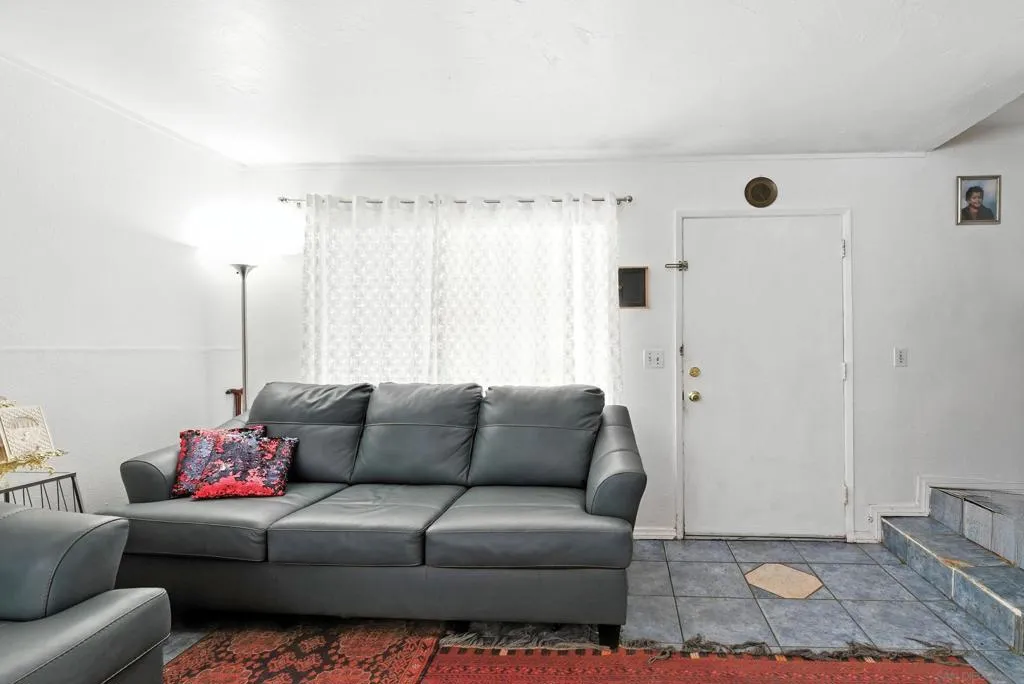 5725 Linda Vista Road 4, San Diego, California 92110 home-pic-13