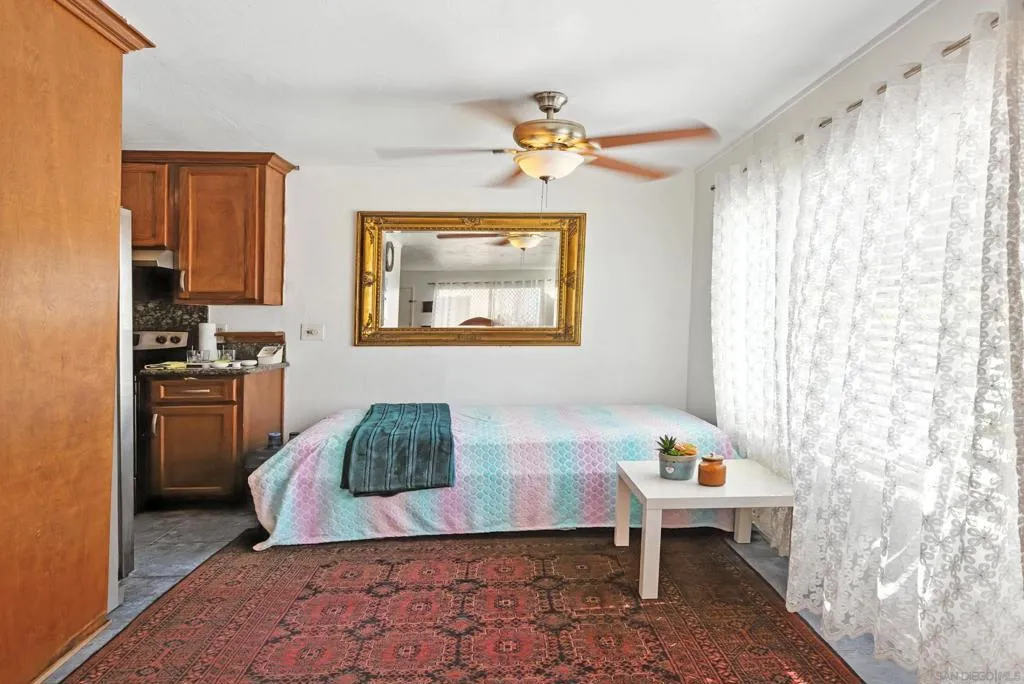 5725 Linda Vista Road 4, San Diego, California 92110 home-pic-20