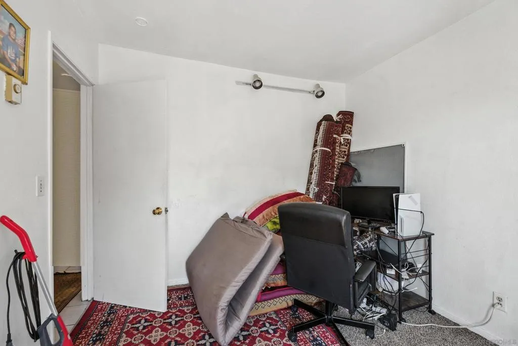 5725 Linda Vista Road 4, San Diego, California 92110 home-pic-27