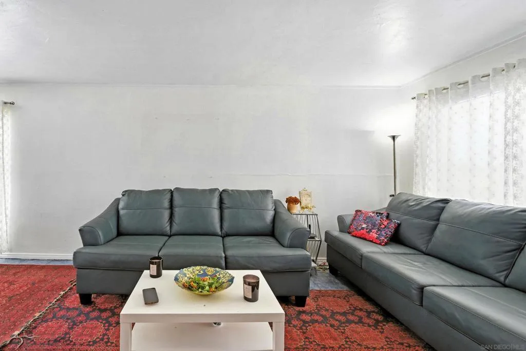 5725 Linda Vista Road 4, San Diego, California 92110 home-pic-17