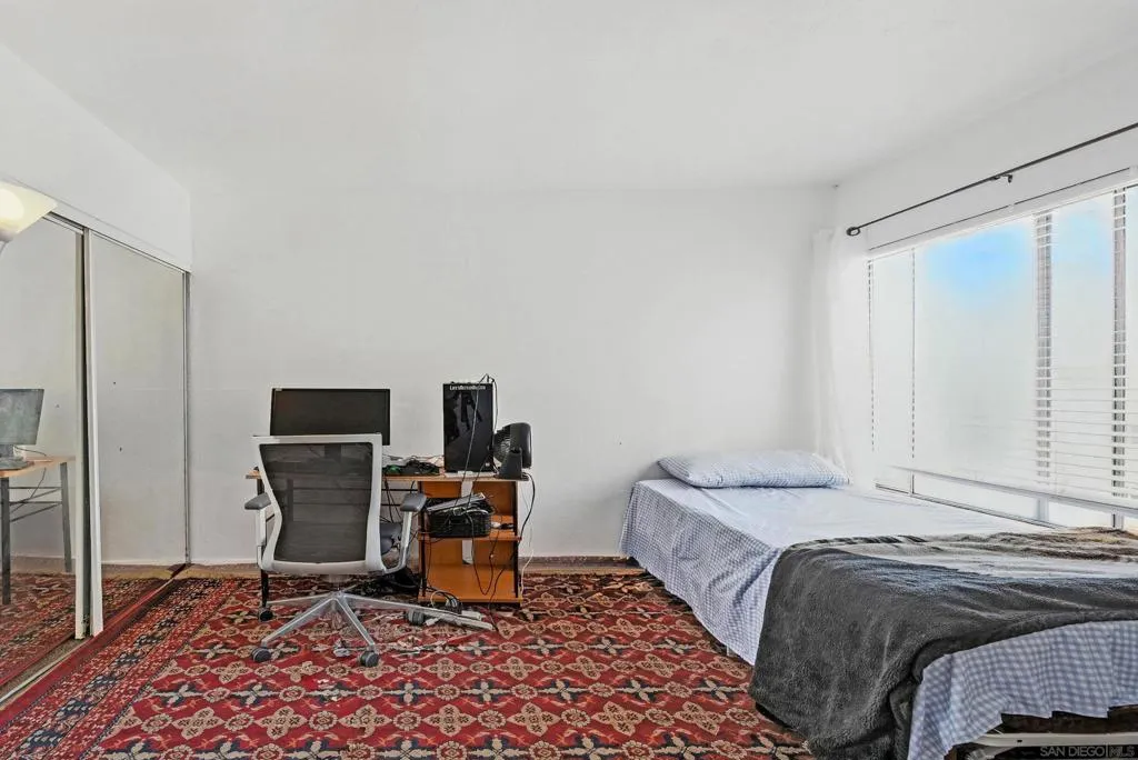 5725 Linda Vista Road 4, San Diego, California 92110 home-pic-24