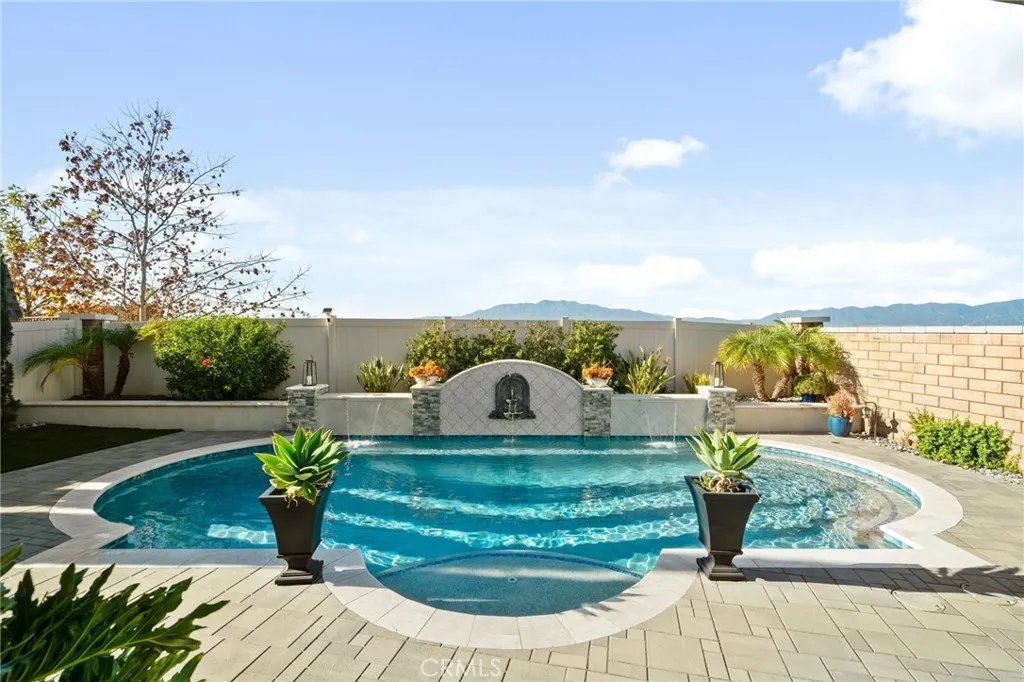 20346 Symphony, Riverside, California 92507 home-pic-3