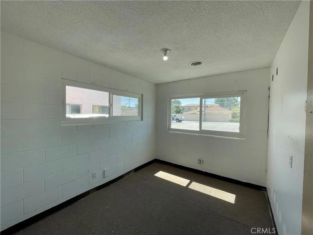 gallery-image 4