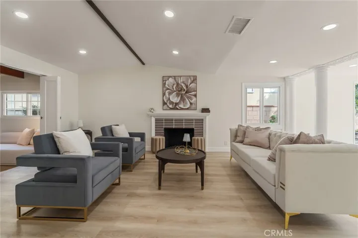 7272 W 90th Street, Los Angeles, California 90045