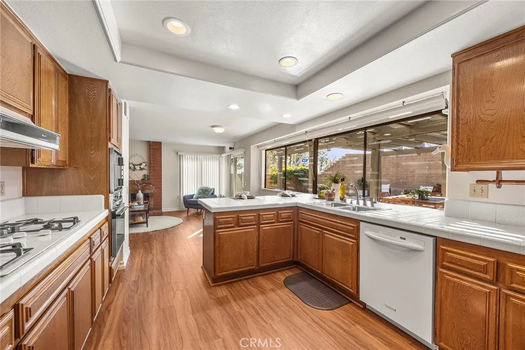 2257 Seaview Drive, Fullerton, California 92833 home-pic-7