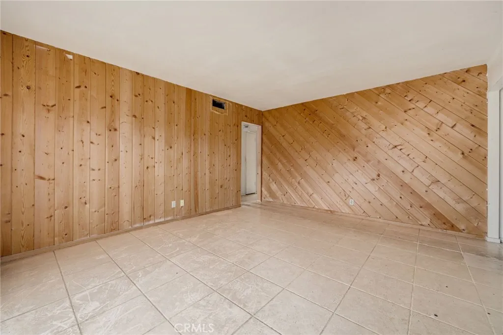 1326 S Marine, Santa Ana, California 92704 home-pic-6