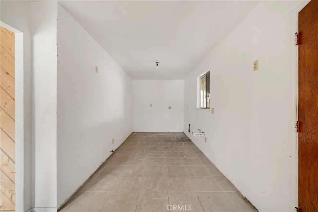 1326 S Marine, Santa Ana, California 92704 home-pic-8