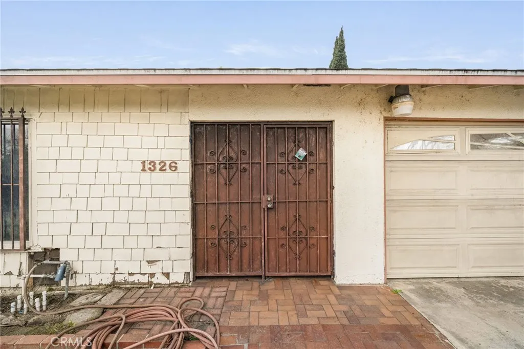 1326 S Marine, Santa Ana, California 92704 home-pic-4