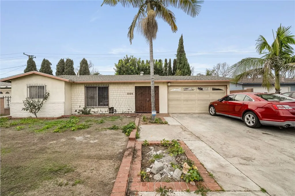 1326 S Marine, Santa Ana, California 92704 home-pic-3