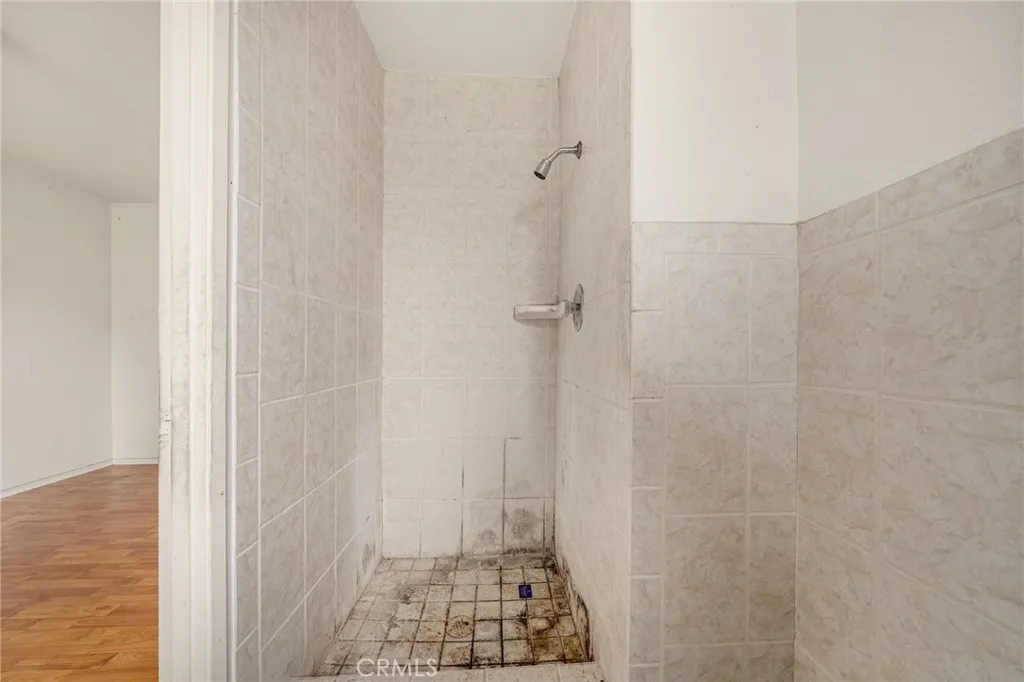 1326 S Marine, Santa Ana, California 92704 home-pic-18
