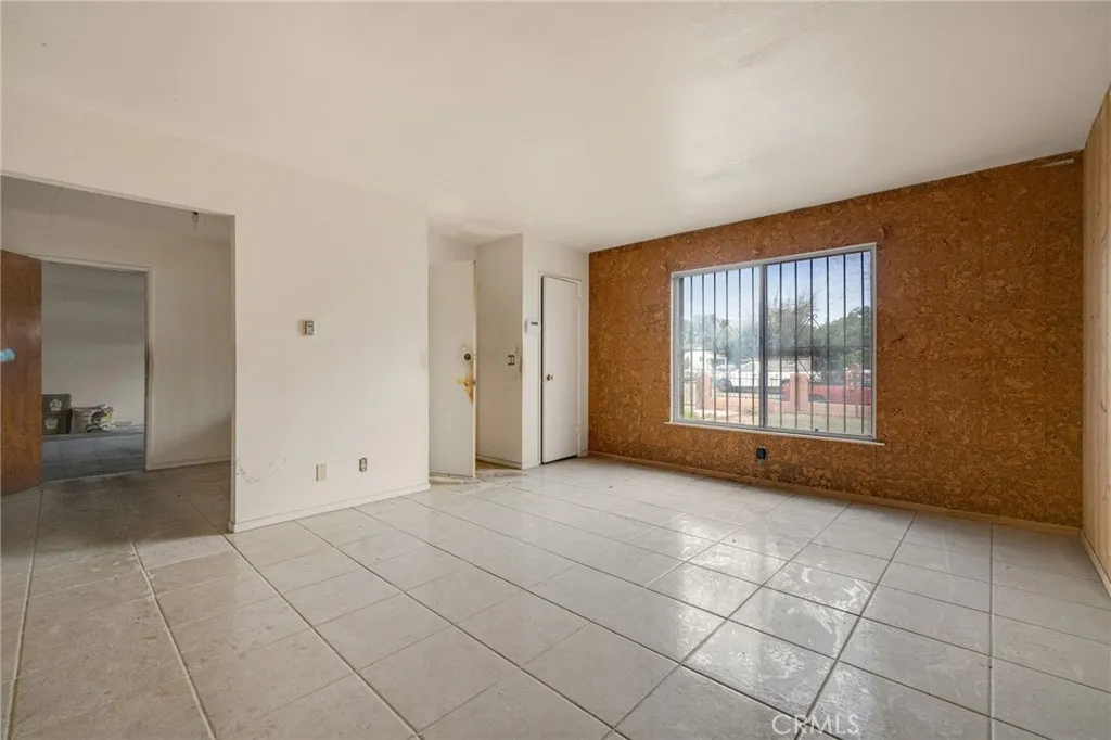 1326 S Marine, Santa Ana, California 92704 home-pic-7