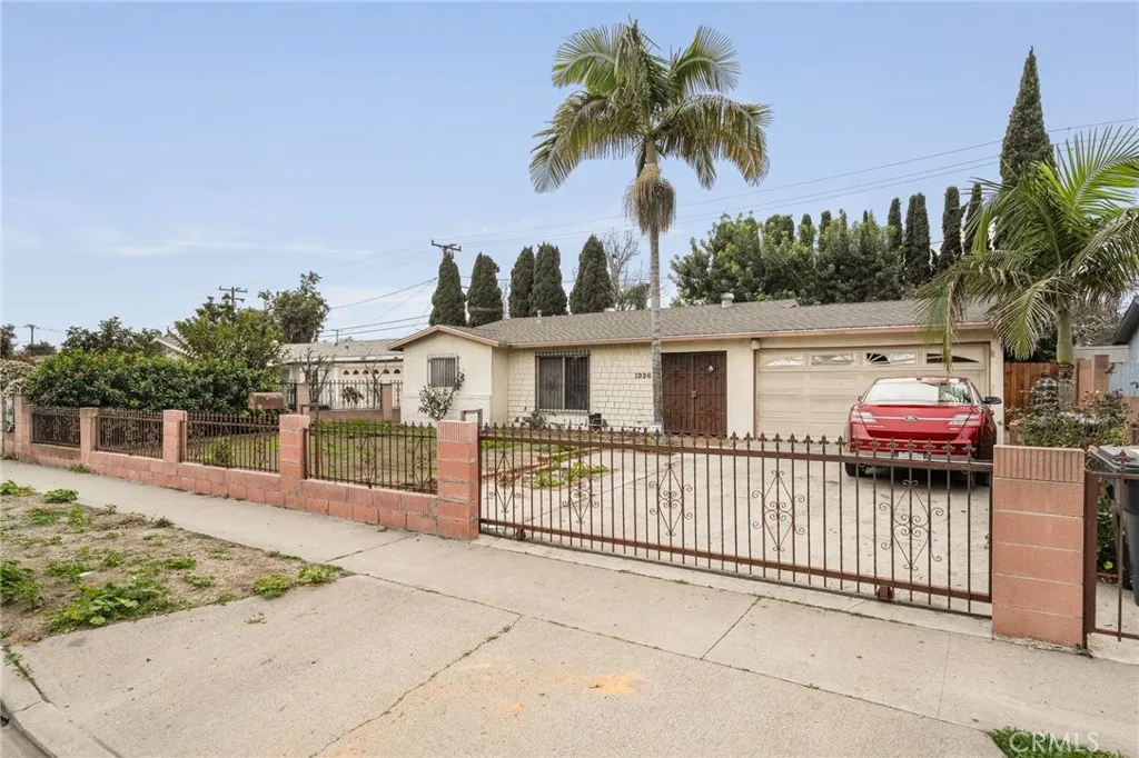 1326 S Marine, Santa Ana, California 92704 home-pic-1