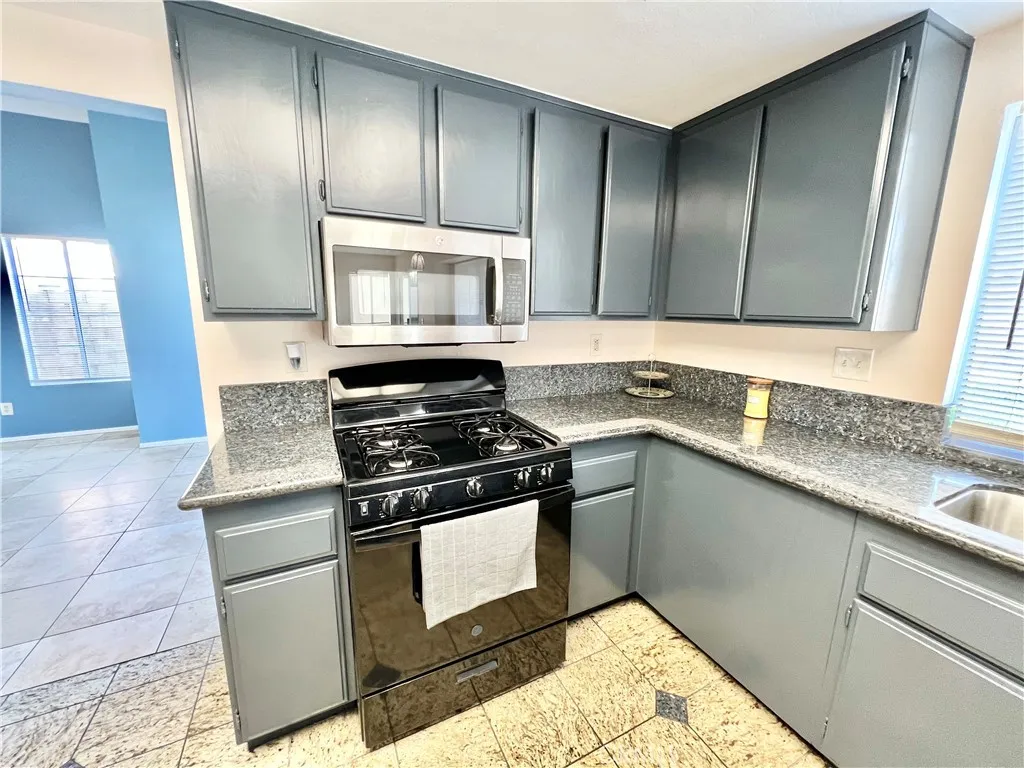 44420 Tarragon, Lancaster, California 93536 home-pic-35