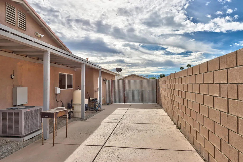 81358 Avenida Blanca, Indio, California 92201 home-pic-44