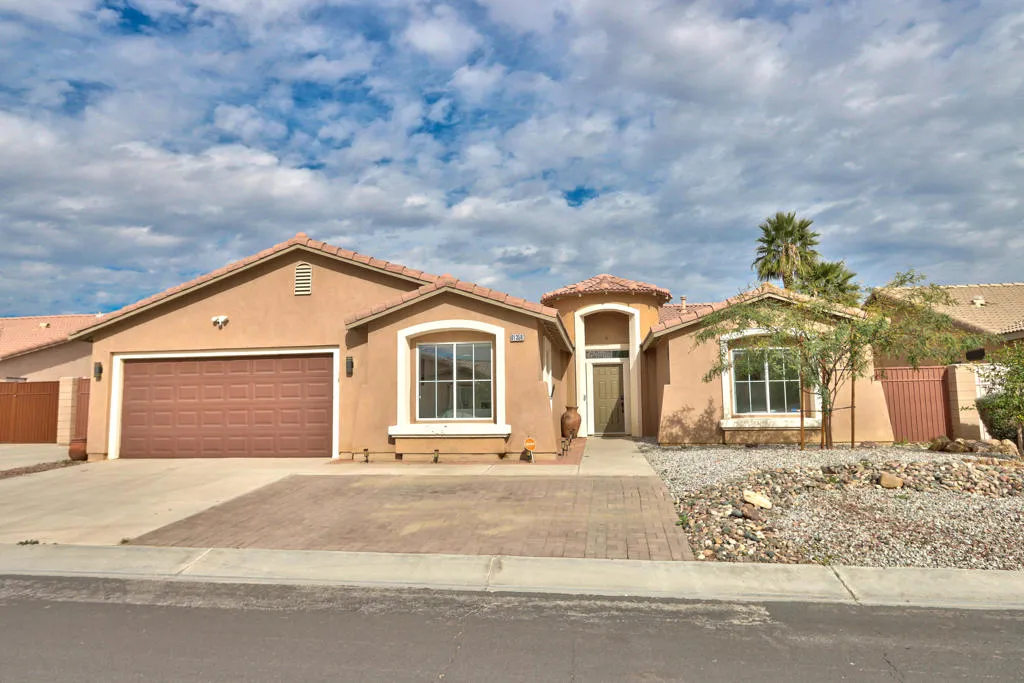 81358 Avenida Blanca, Indio, California 92201 home-pic-5