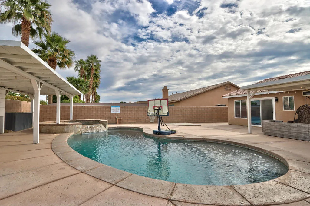 81358 Avenida Blanca, Indio, California 92201 home-pic-1