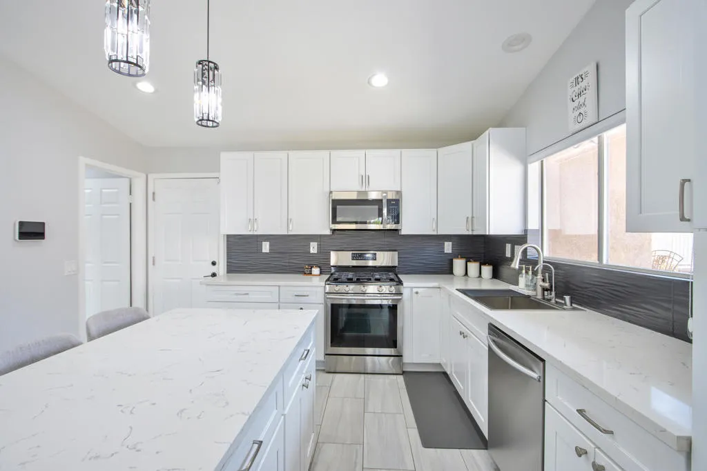 81358 Avenida Blanca, Indio, California 92201 home-pic-10