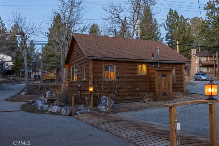 Separate Guest Cabin