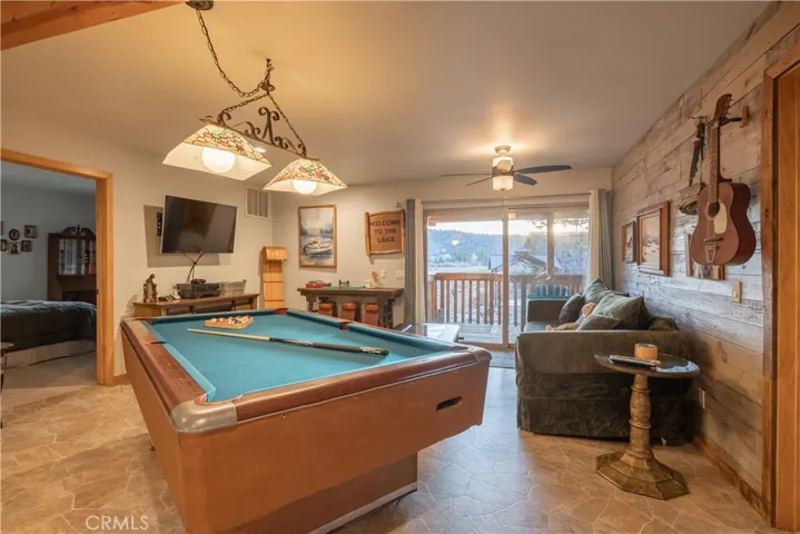 448 Edgemoor Road, Big Bear Lake, California 92315