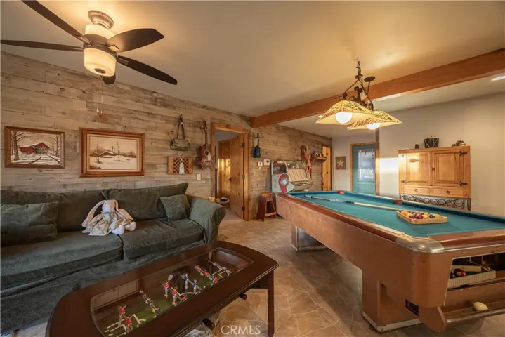 448 Edgemoor Road, Big Bear Lake, California 92315