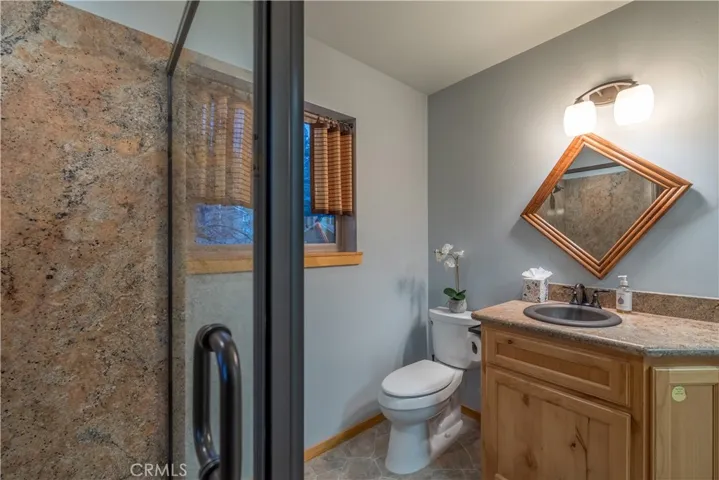 448 Edgemoor Road, Big Bear Lake, California 92315