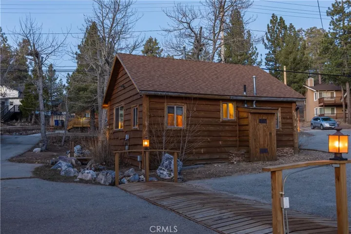 Separate Guest Cabin