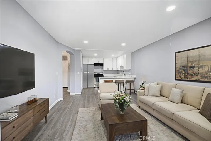 Virtually staged LR 2