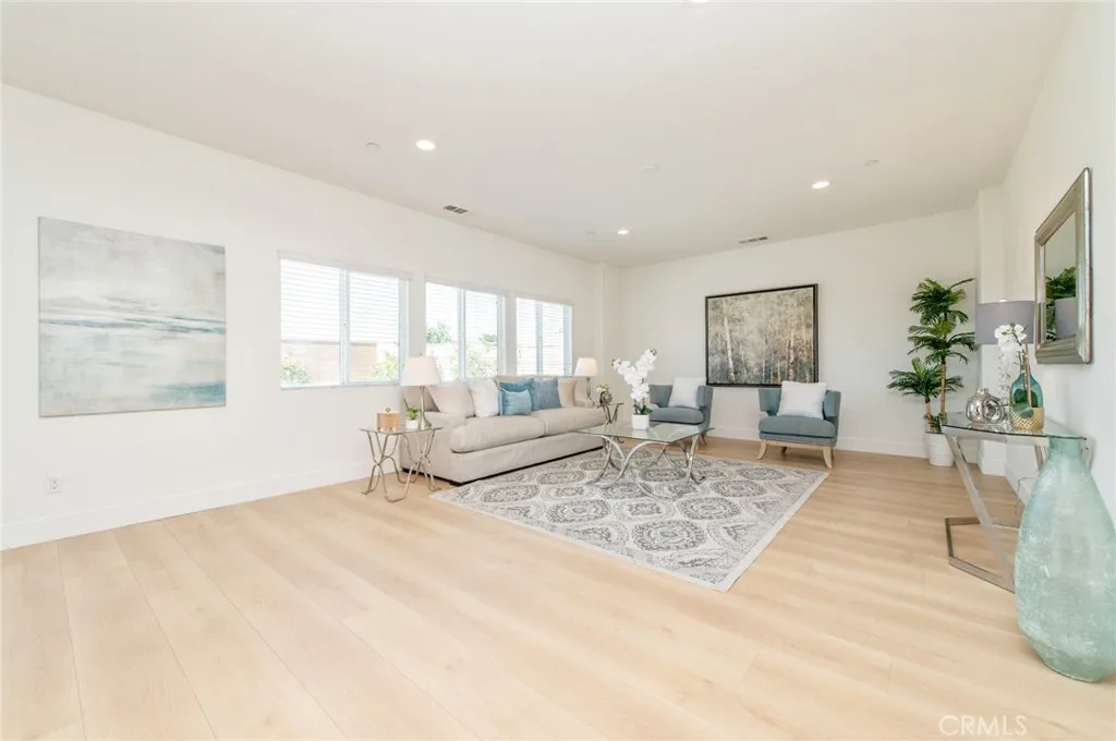3198 S Newton, Ontario, California 91761 home-pic-10