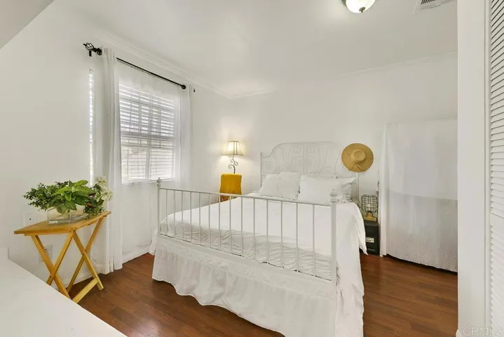 Main Residence 2nd Upstairs Bedroom