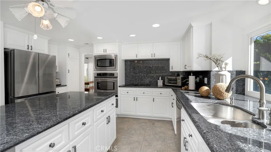 7 Nantucket, Irvine, California 92620 home-pic-15