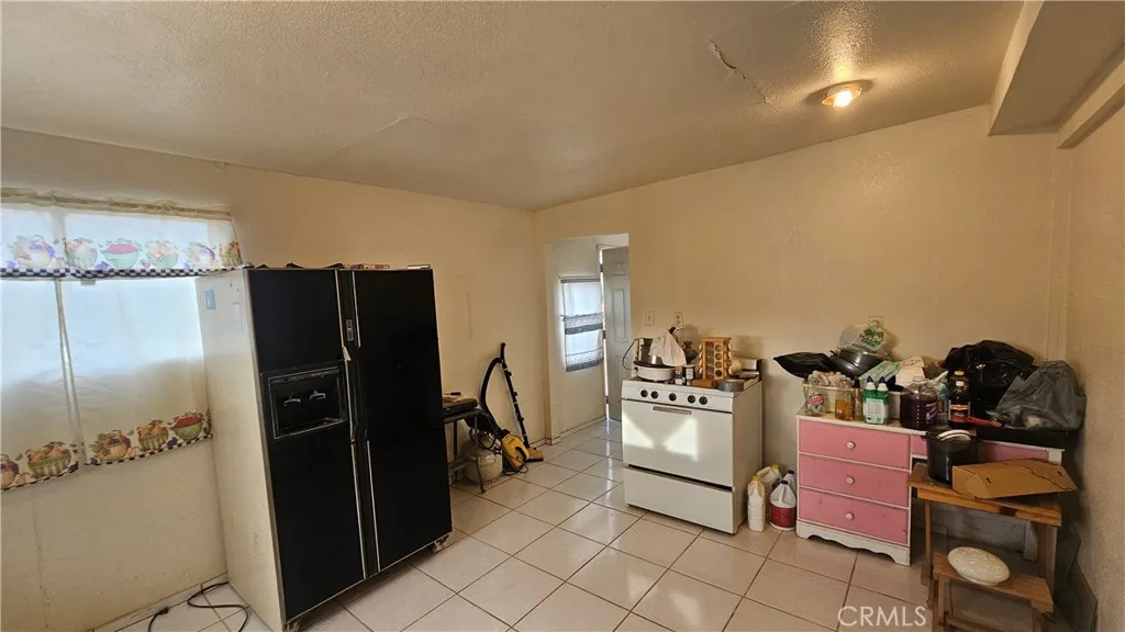 56727 Cone Boulevard, Landers, California 92285 home-pic-3