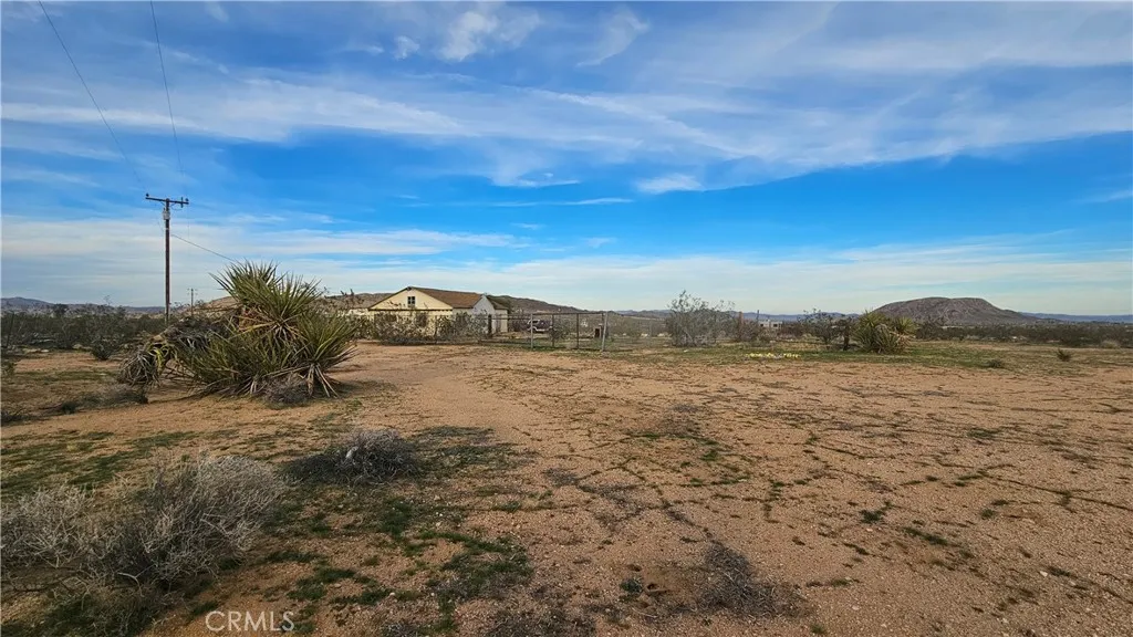 56727 Cone Boulevard, Landers, California 92285 home-pic-72