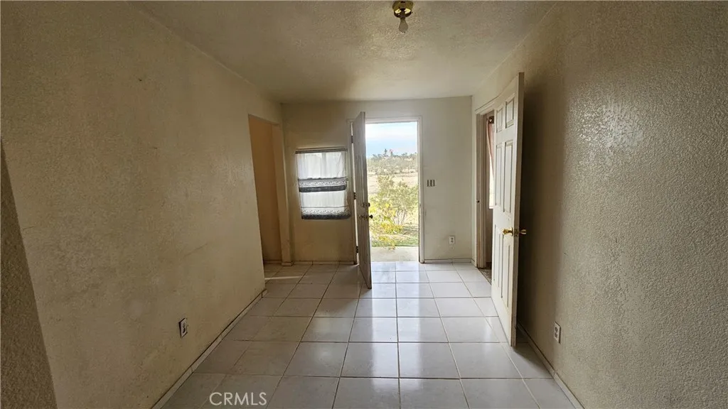 56727 Cone Boulevard, Landers, California 92285 home-pic-36