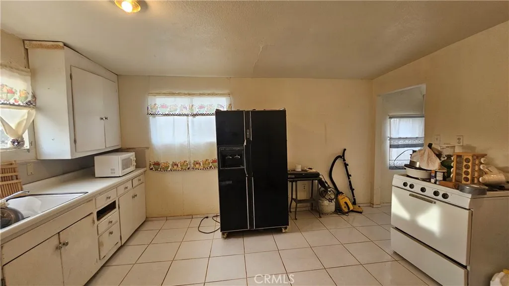 56727 Cone Boulevard, Landers, California 92285 home-pic-5