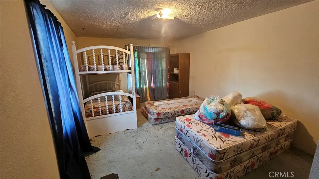 56727 Cone Boulevard, Landers, California 92285 home-pic-20