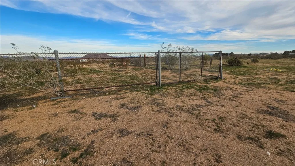 56727 Cone Boulevard, Landers, California 92285 home-pic-74