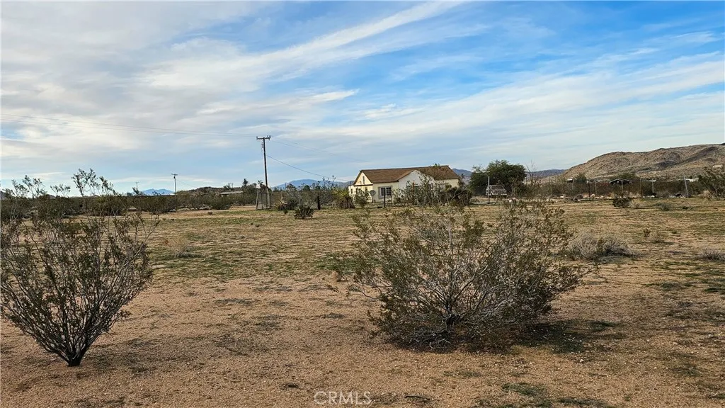 56727 Cone Boulevard, Landers, California 92285 home-pic-61
