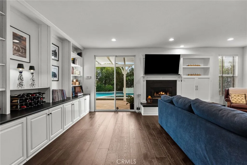 7417 Darnoch Way, West Hills, California 91307 home-pic-15