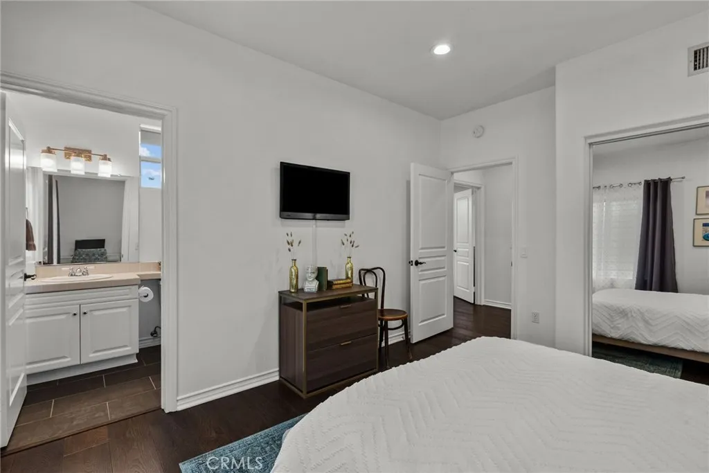7417 Darnoch Way, West Hills, California 91307 home-pic-39